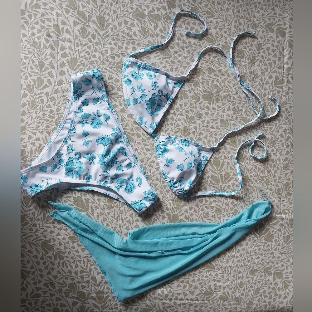 SHEIN Floral Blue and White Bikini Set